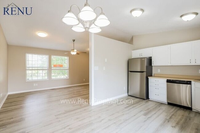 Building Photo - Available Now! 50% off first month's rent
