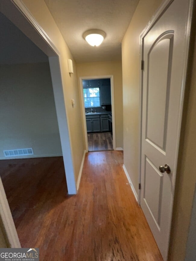 Foto del edificio - 5089 Victor Trail NW