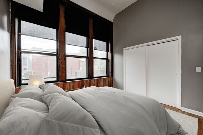 Interior Photo - Five Twenty Virginia