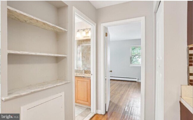 Building Photo - 1100 Tyson Ave