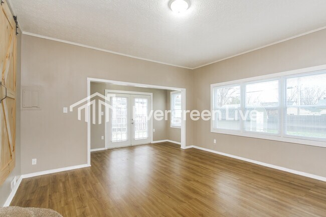 Building Photo - 438 N 14th Ave