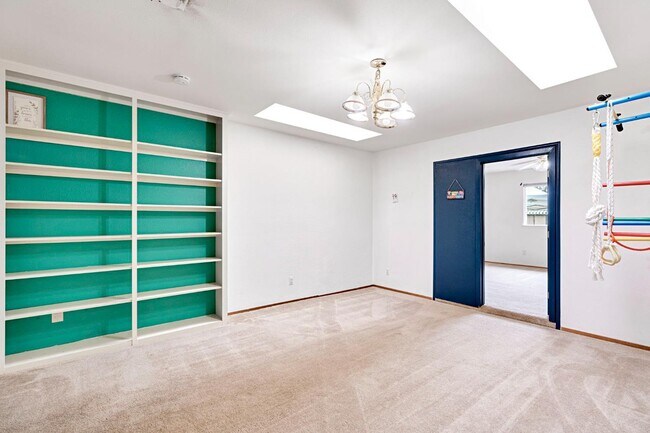 Foto del edificio - 2352 Cabrillo Way