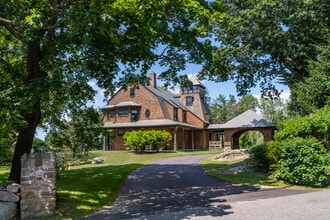 Building Photo - 9 Arlington Ave