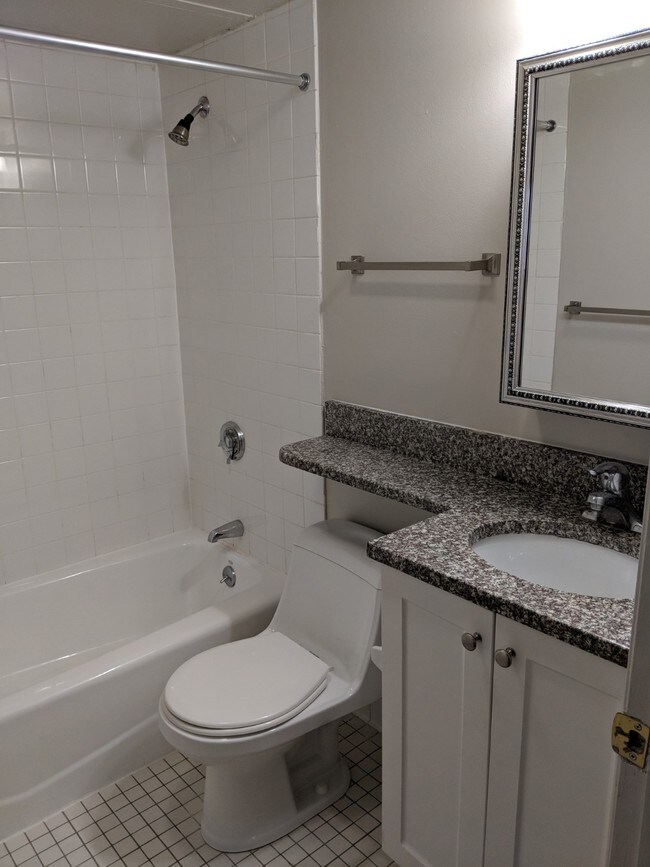 Foto del edificio - 267-1267 Ellsworth St