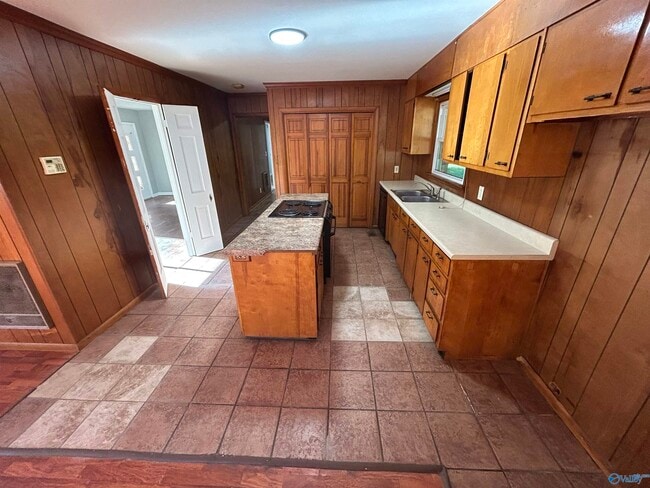 Foto del edificio - 4103 Lakeview Dr NW