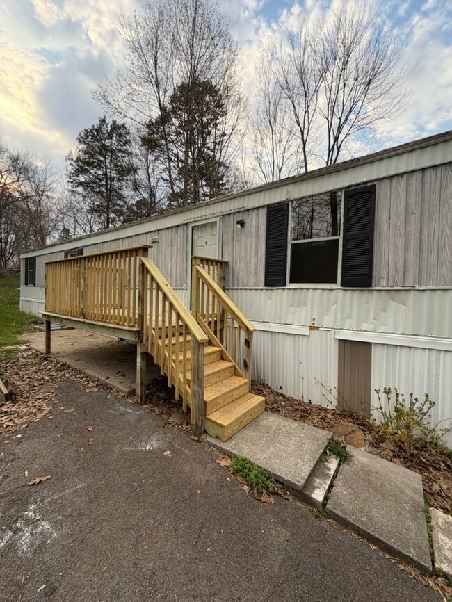Building Photo - 8100 Yount Rd