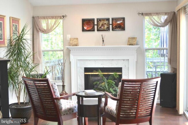 Foto del edificio - 4503 Whisper Hill Ct