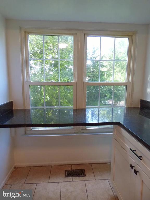 Foto del edificio - 802 Ivy League Ln