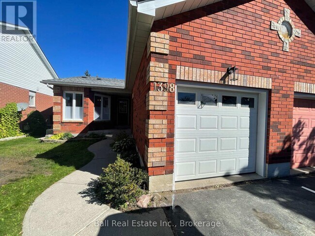 Building Photo - 1398 Lillico Crescent