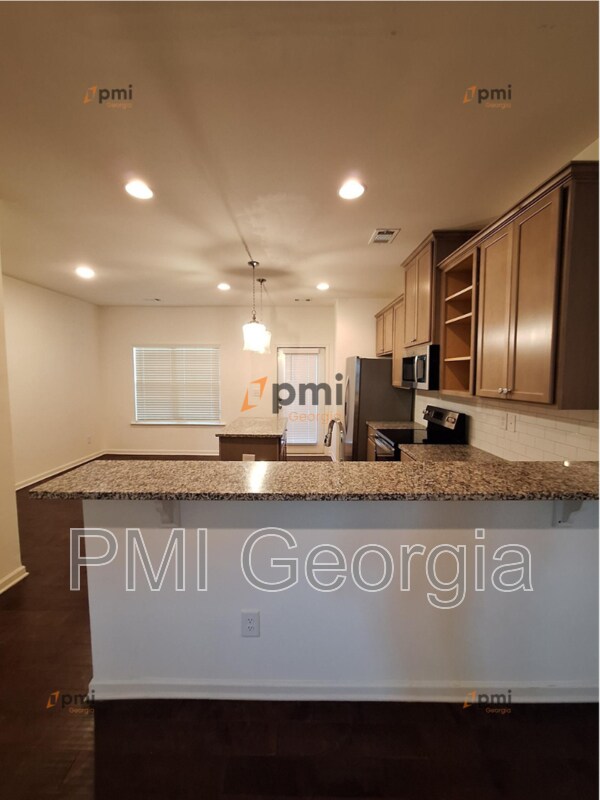 Building Photo - 758 Crestwell Cir