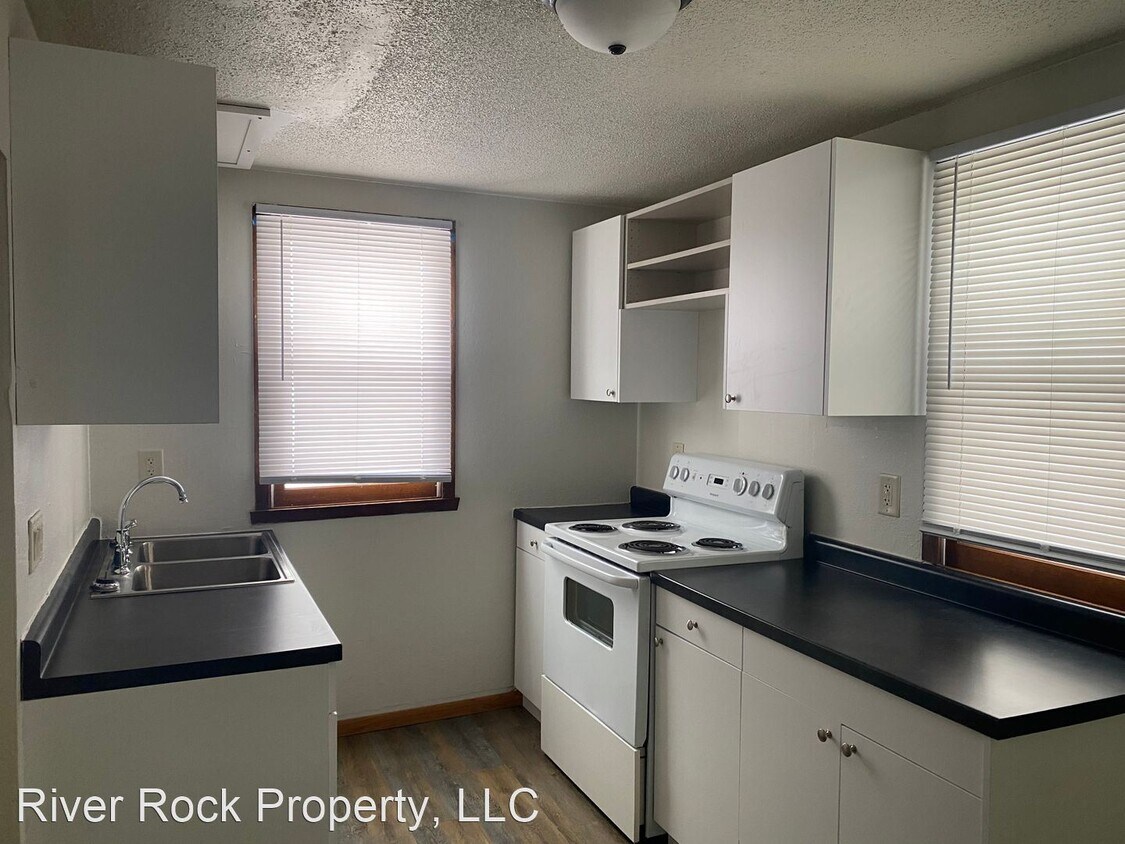 3 br, 1 bath House 1617 3rd Avenue South House Rental in Moorhead