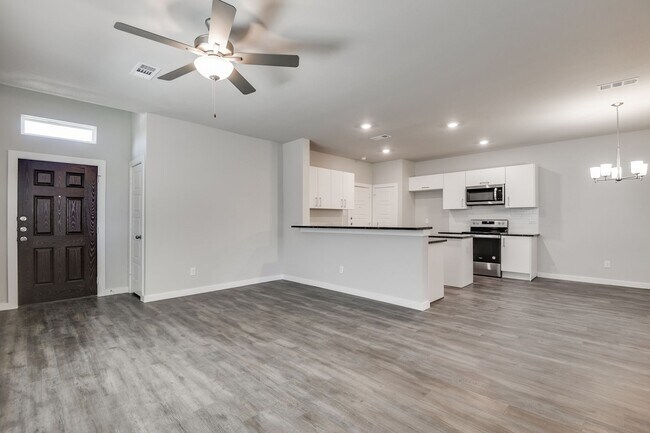 Foto del edificio - GORGEOUS 3 BEDROOM DUPLEX LOCATED IN MIDLOTHIAN ISD!