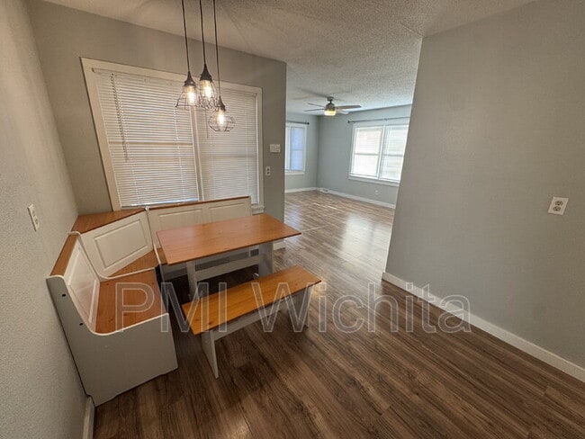 Foto del edificio - 923 N Sheridan St