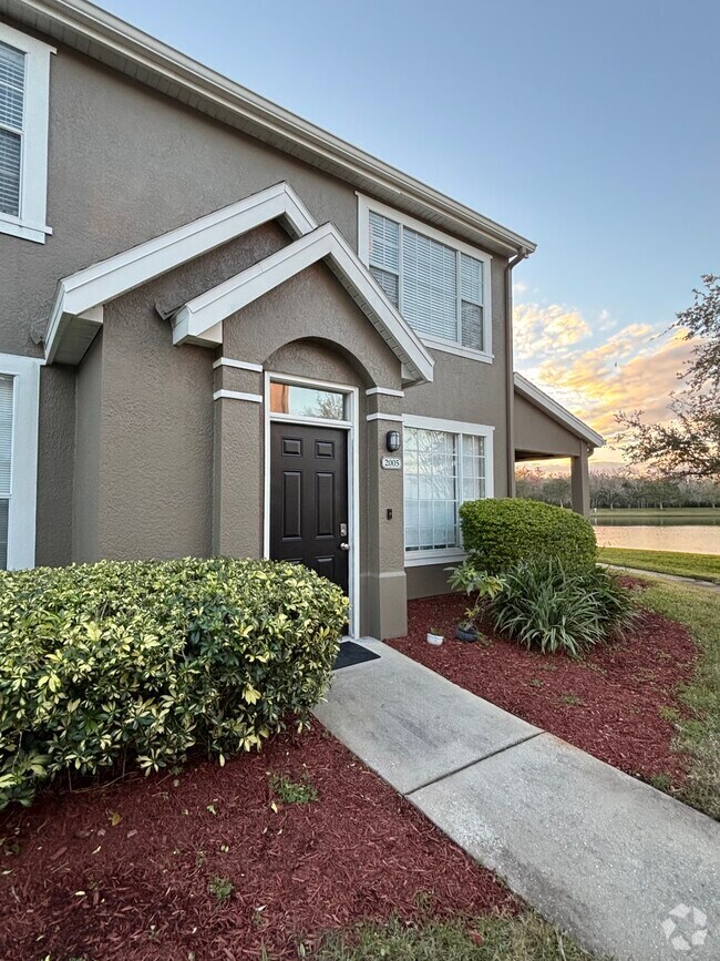 Central Park on Lee Vista Apartments for Rent with a Swimming Pool