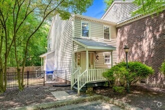 Building Photo - 110 Gunston Ct