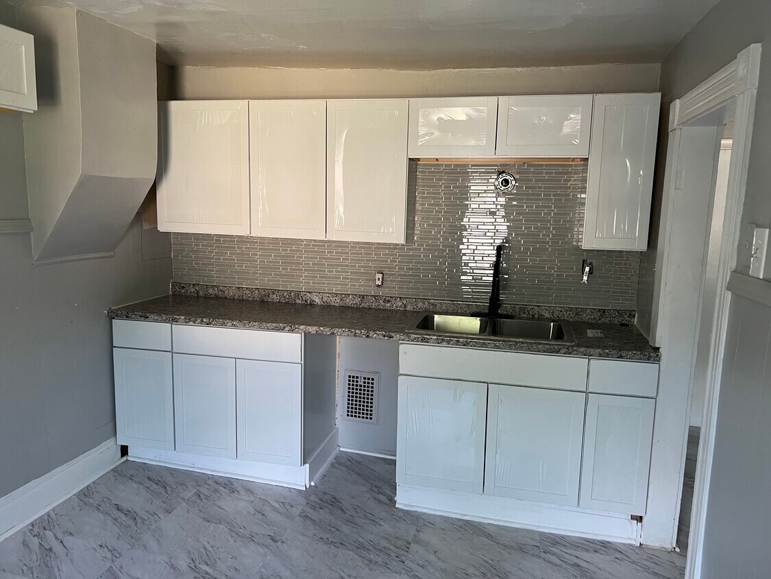 Kitchen - 101 Superior St