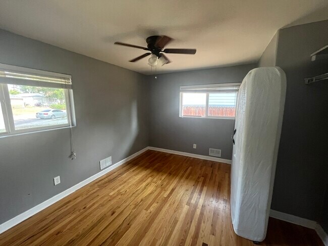 Building Photo - 7436 Knox Ct