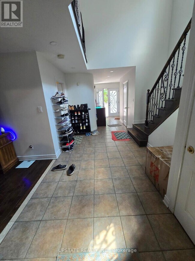 Building Photo - 52 Sweet Clover Cres