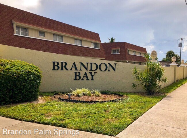 Building Photo - 985-985 Manor Dr
