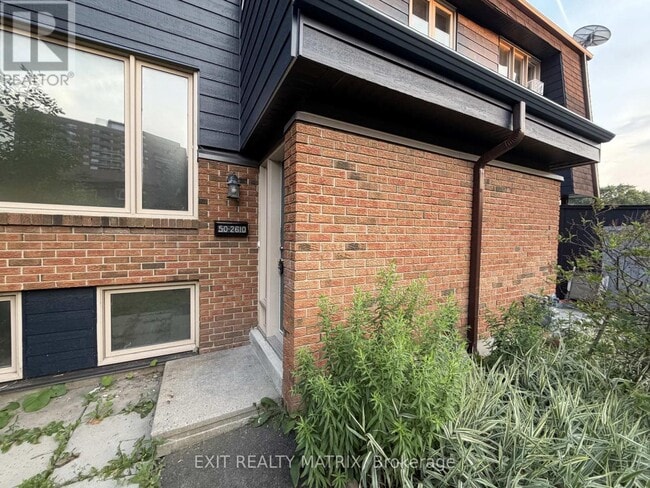 Building Photo - 2610 Draper Ave