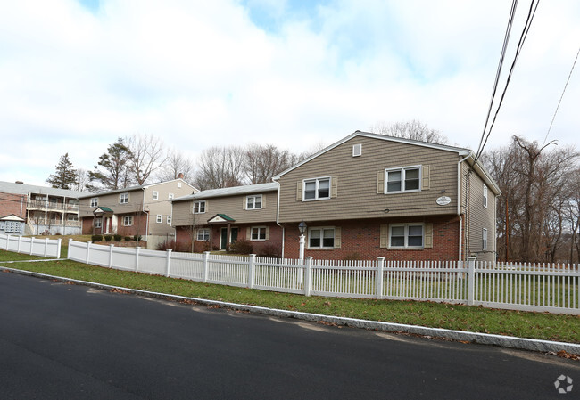 Primary Photo - Harbortree Apartments