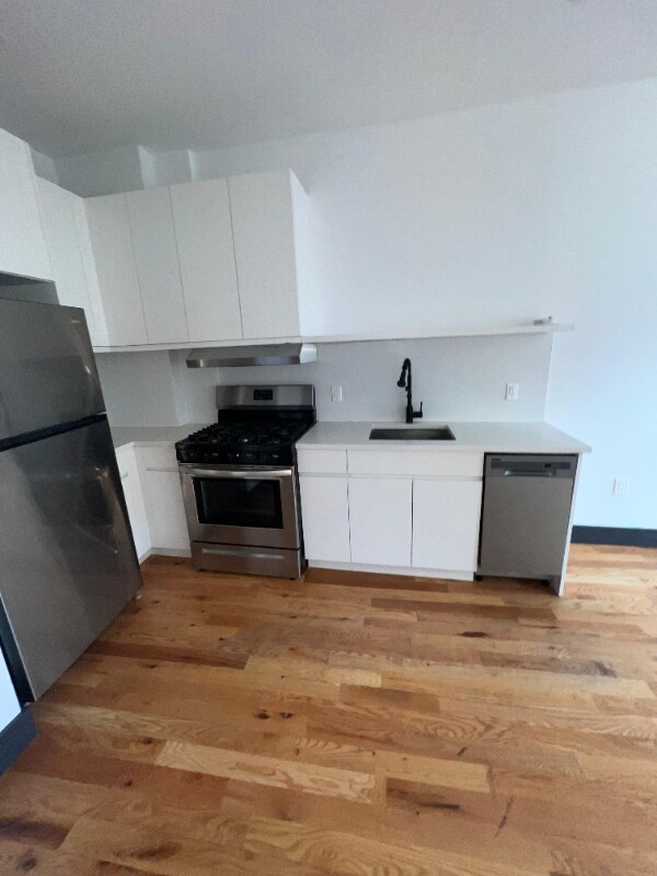 Foto del edificio - 568 Communipaw Ave