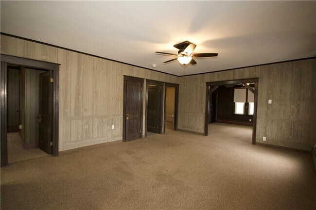 Building Photo - 113 Newland Ave