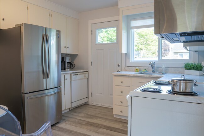 Photo du bâtiment - 36 Simcoe Pl