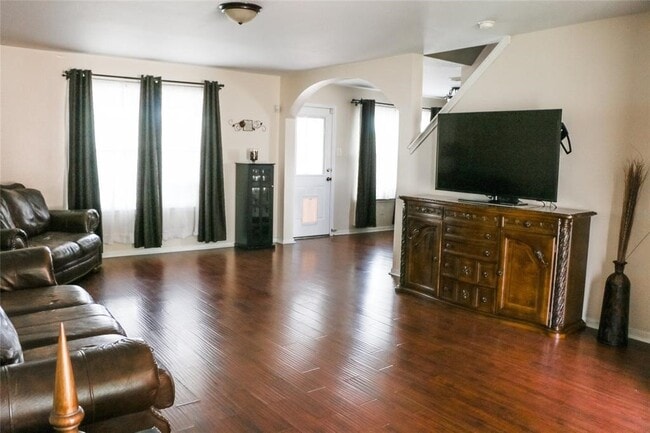 Building Photo - 10038 Revelstoke Dr