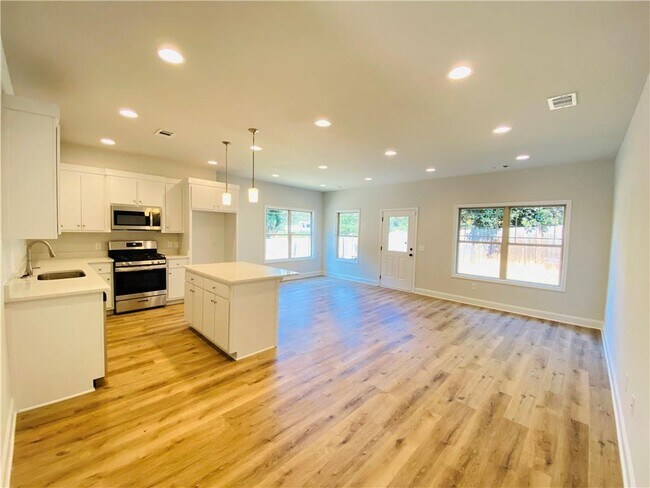 Foto del edificio - 1089 N Village Dr