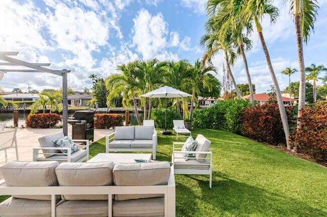 Foto del edificio - 636 Hibiscus Dr