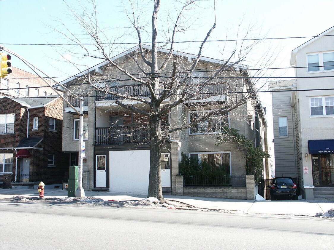 Building Photo - 920 Palisade Avenue