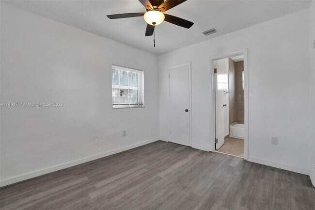 Building Photo - 3056 NW 78th St