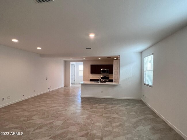 Building Photo - 12570 W Kaler Dr