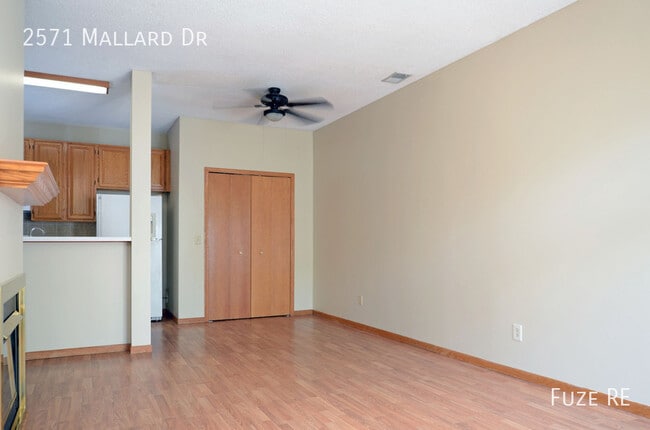 Foto del edificio - 2571 Mallard Dr
