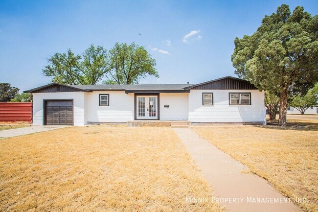 Building Photo - 502 2nd Pl