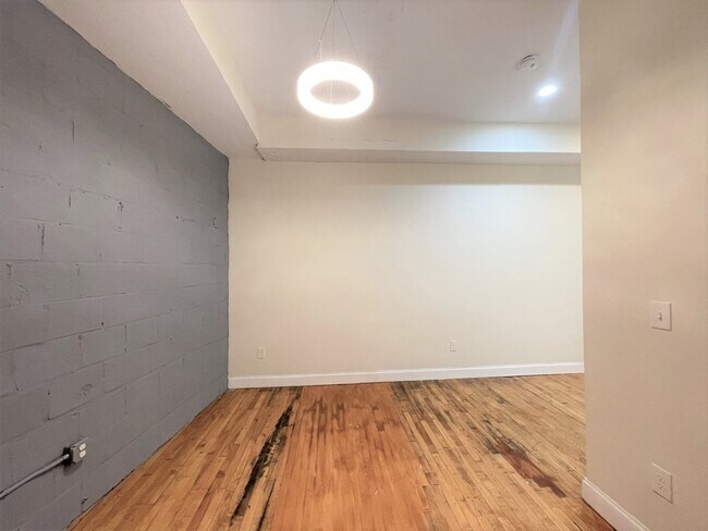 Foto del edificio - 62 Pleasant St