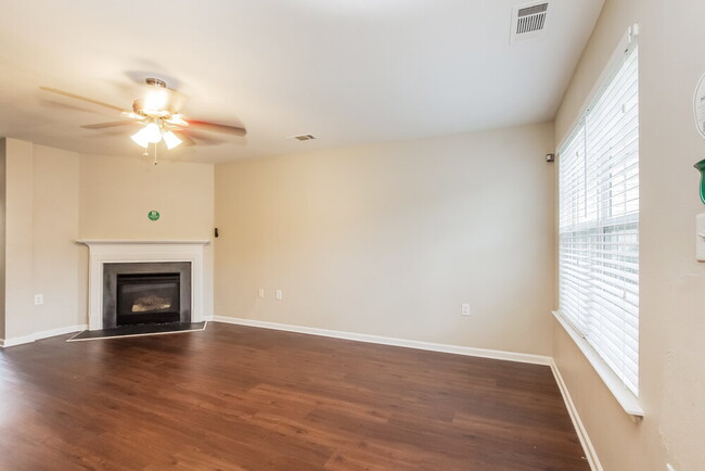 Foto del edificio - 3609 Shallow Oak Ct