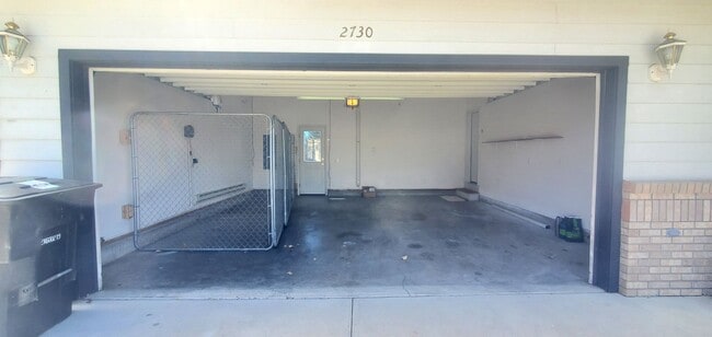 Building Photo - Large 5 bedroom 3 bathroom home!