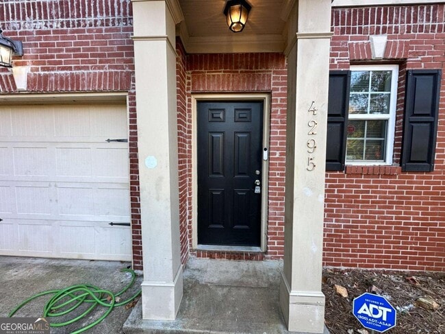 Building Photo - 4295 Youngstown Cir