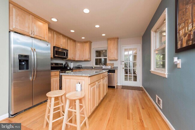 Foto del edificio - 3411 Stoneybrae Dr