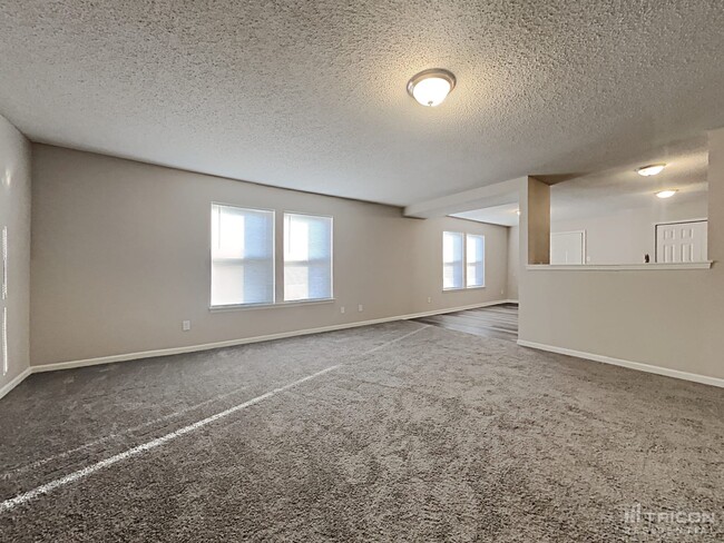 Building Photo - 2255 Westmere Dr