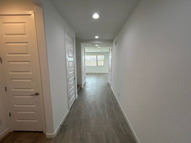 Building Photo - 4088 S Portland Ave