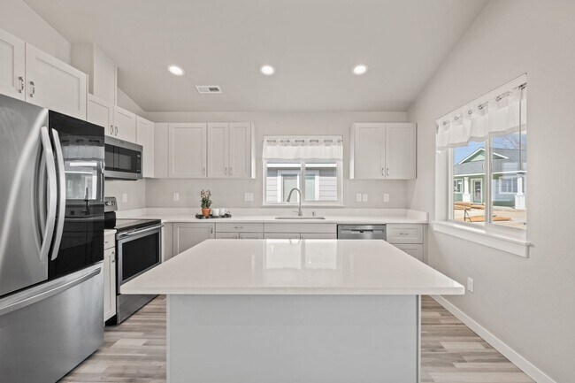 Foto del edificio - Home for Rent, Moses Lake