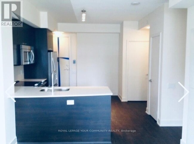 Building Photo - 30 Roehampton Ave