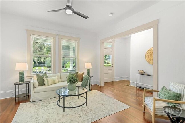 Foto del edificio - Beautifully Renovated 4-Bedroom Home with Charm & Modern Comfort – Savannah, GA