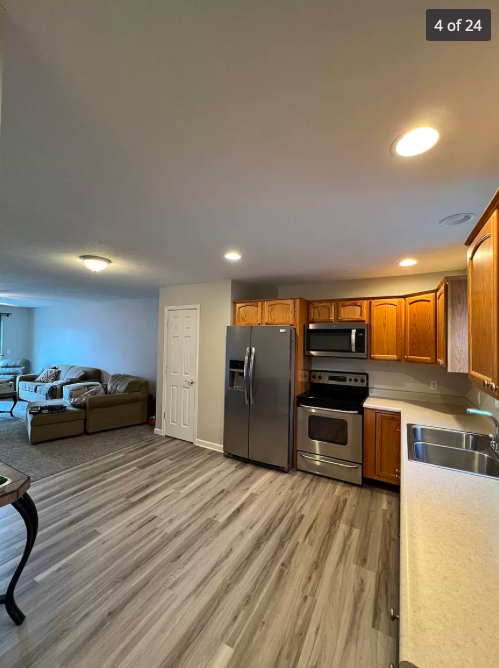 Building Photo - 1 Willow Ridge Dr