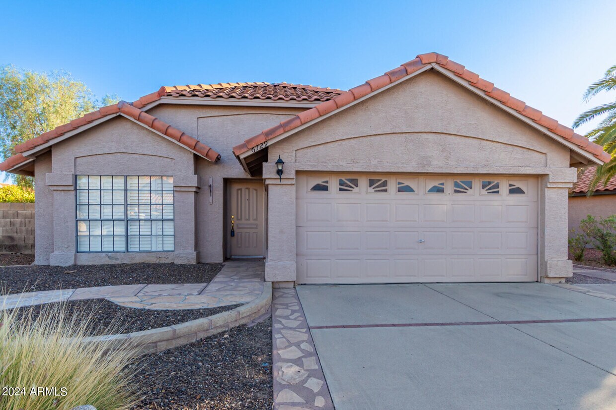 Foto principal - 6729 W Wescott Dr