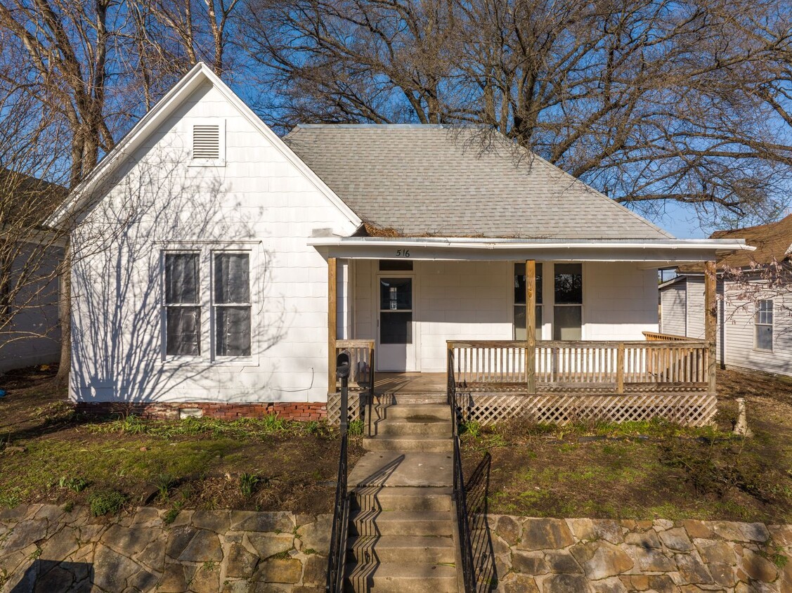 Primary Photo - Freshly Updated 4 Bedroom Home