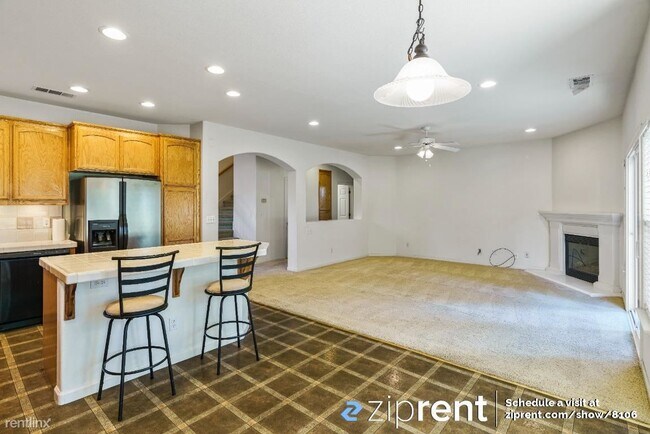 Foto del edificio - 4 br, 3.5 bath House - 7050 Emerald Street...